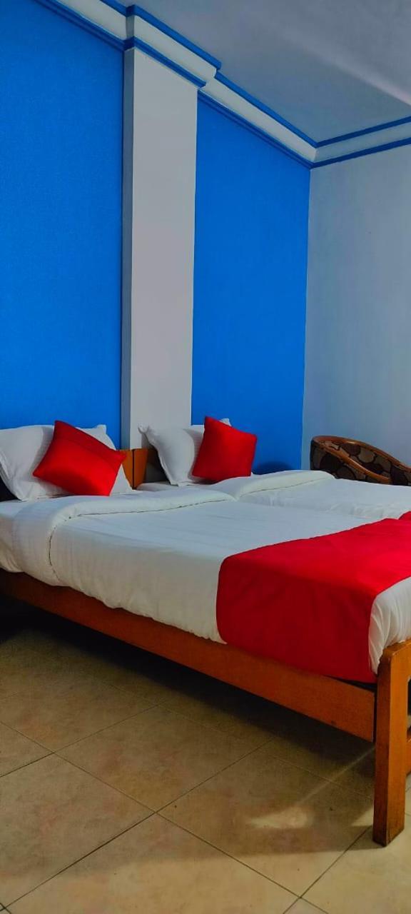 Hotel Manhattan Chennai Dış mekan fotoğraf