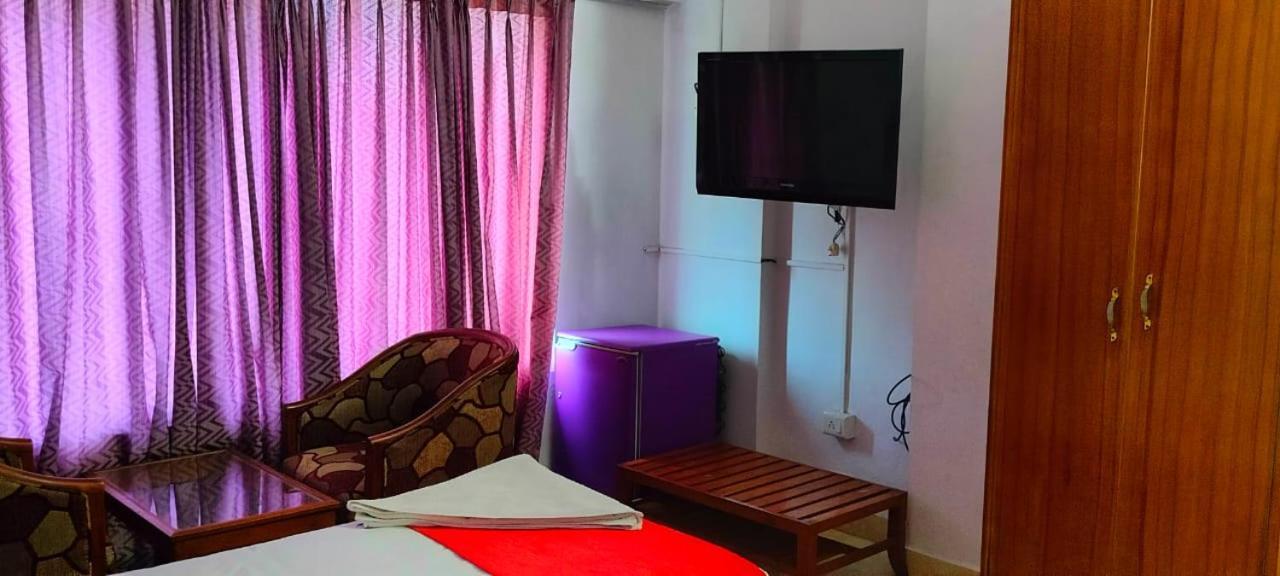 Hotel Manhattan Chennai Dış mekan fotoğraf